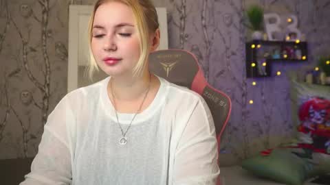 Emilia online show from March 3, 9:16 am