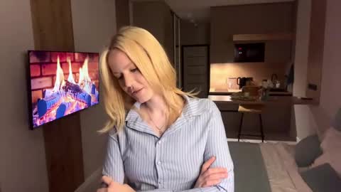 Britney online show from April 18, 9:48 pm