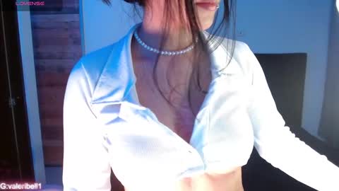 Snapshot of moonbella_bell chatting on December 23, 3:29 am bell online show from December 23, 3:29 am