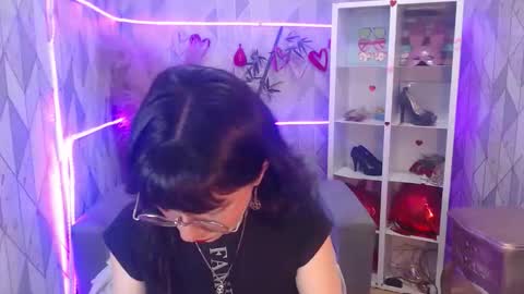 Snapshot of mooncharlotte chatting on October 16, 8:18 pm Charlotte online show from October 16, 8:18 pm