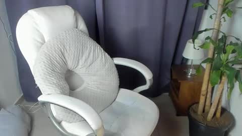 moonie_baddie31 online show from January 7, 11:43 pm