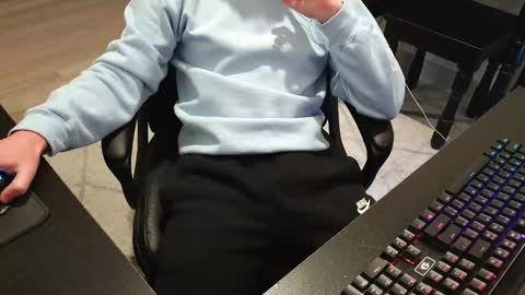 moonlighter7 online show from November 27, 1:57 am