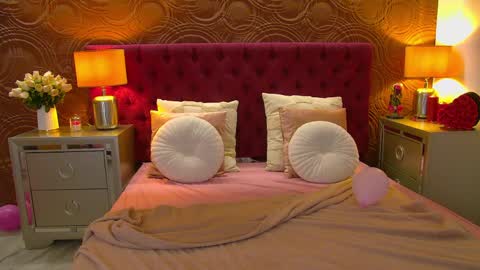 moonligt_iris online show from April 2, 4:53 am