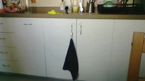 moonnighthugecock online show from December 24, 9:50 am