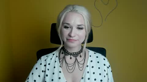 Susanna online show from April 13, 11:25 am