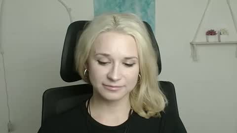 Susanna online show from April 14, 11:35 am