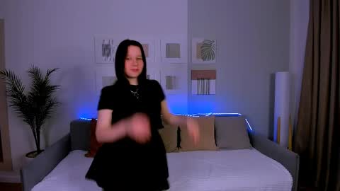 Charli online show from April 23, 7:48 pm