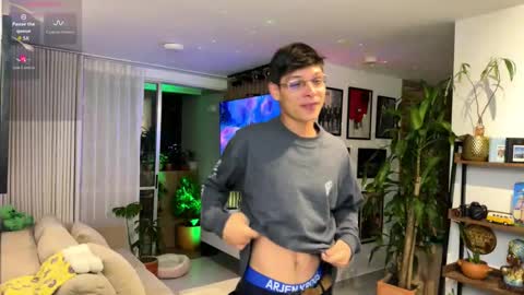   online show from March 1, 1:54 am