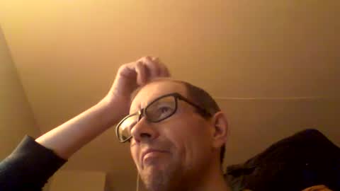 Frederik online show from December 3, 8:01 pm