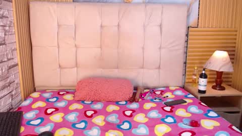 moxiemonclairpri online show from May 26, 12:33 pm