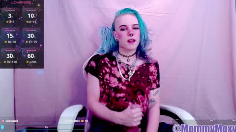 Moxy online show from January 11, 7:05 pm