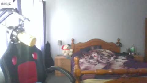 mr_i_ online show from October 5, 9:50 am