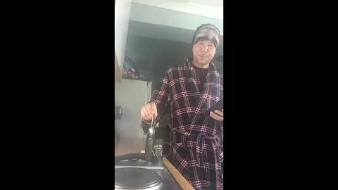 mr_i_ online show from December 19, 11:06 am