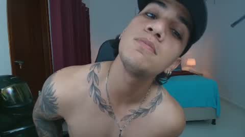 mr_maximo online show from June 30, 12:21 am