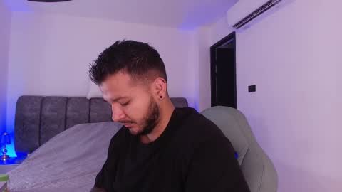 MIKEE online show from February 1, 3:03 am