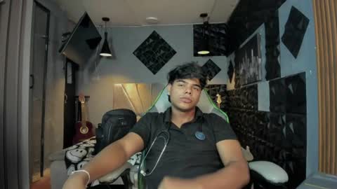 mr_mois online show from July 12, 8:17 am