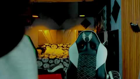 mr_mois online show from May 25, 7:36 am