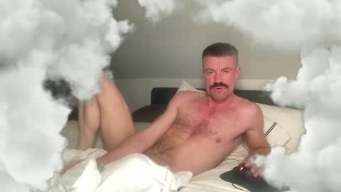 Snapshot of mr_right_guy chatting on October 20, 5:56 am Mr Right Guy online show from October 20, 5:56 am