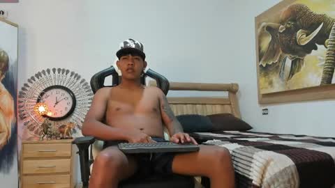 mr_stiven_ online show from May 13, 3:16 am