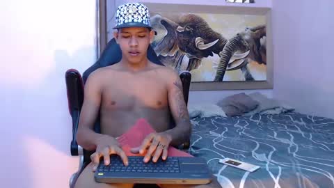 mr_stiven_ online show from March 4, 1:34 am