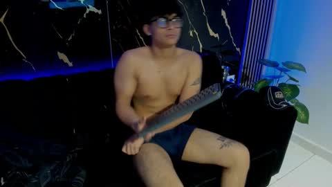 yisuz online show from March 5, 8:51 pm