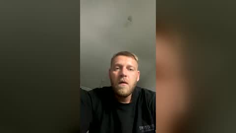 mrengland86566 online show from August 2, 1:40 am
