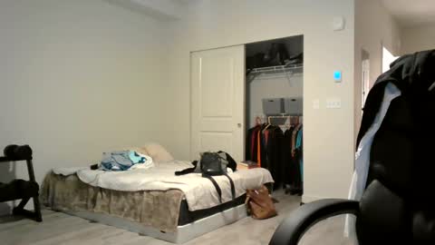 Snapshot of mrf388 chatting on October 6, 12:23 pm IwantU2WatchME online show from October 6, 12:23 pm