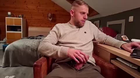 mrnobody6209 online show from April 4, 12:39 am