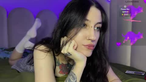 Dita online show from April 13, 1:04 pm