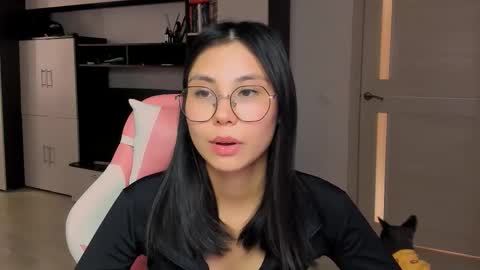 ms_emily_ online show from September 25, 10:00 am