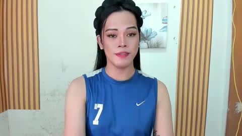 selena online show from April 11, 8:18 am