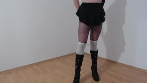 mskdboy online show from April 5, 1:19 pm