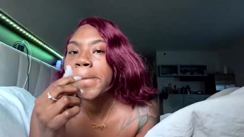 mskitty000 online show from January 6, 6:23 pm