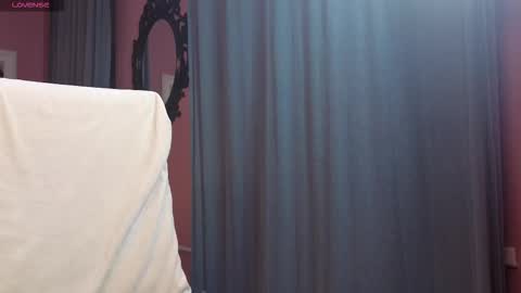 Lina  Help me to reach 100 thumbs up  online show from October 30, 12:28 pm