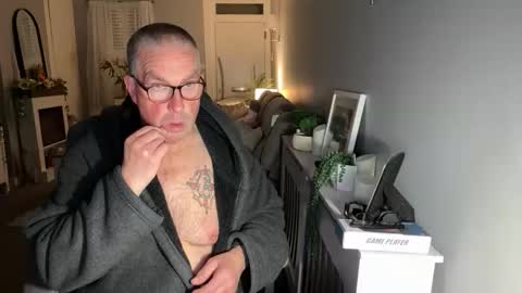 mtb1697 online show from April 3, 9:11 pm