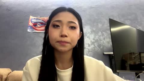 Mia online show from January 19, 7:29 am