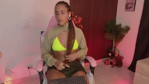 HEY GUYS IF YOU LIKE SEXY SHOW YOU ARE IN THE CORRECT PLACE CU WENESDAY PVT OPEN   TRANSMISSION TIME 5 PM - 10 PM COLOMBIA online show from June 25, 1:35 am
