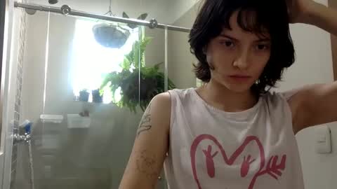 Snapshot of munchi_ chatting on February 13, 3:24 pm online show from February 13, 3:24 pm