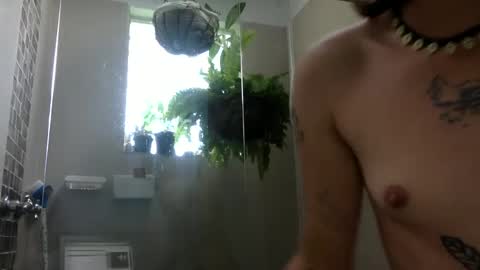 Snapshot of munchi_ chatting on February 17, 1:00 pm online show from February 17, 1:00 pm