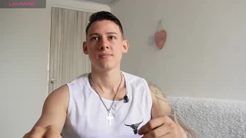 muscle_king_cum online show from April 20, 3:15 pm