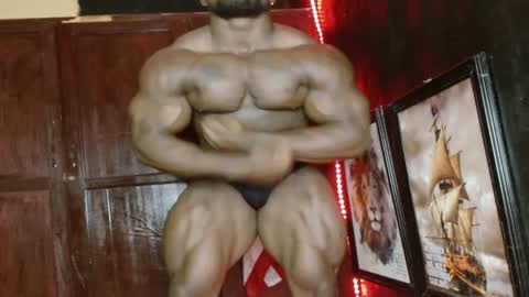 musclegod23 online show from June 13, 9:42 am