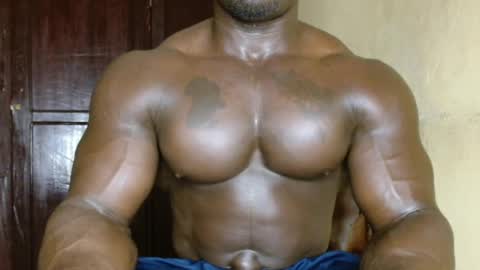 musclegod23 online show from March 25, 1:12 am