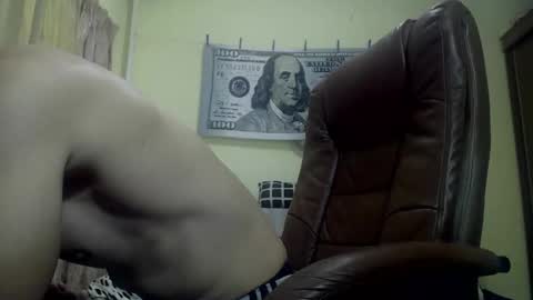 Snapshot of musculargod chatting on October 26, 9:14 pm SexyMuscled online show from October 26, 9:14 pm