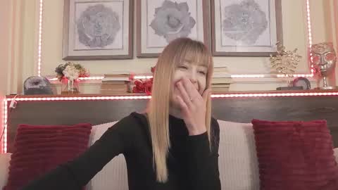 Luna  online show from March 28, 7:04 pm