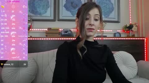 Luna  online show from November 20, 8:28 pm