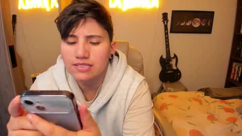 Snapshot of musicayluna chatting on October 22, 12:14 am VALENTINA Luna online show from October 22, 12:14 am