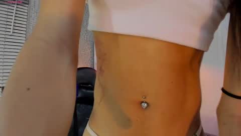 mxli_divine_ online show from May 4, 2:56 pm