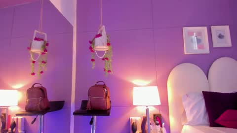 my_aleja_ online show from September 15, 12:50 pm