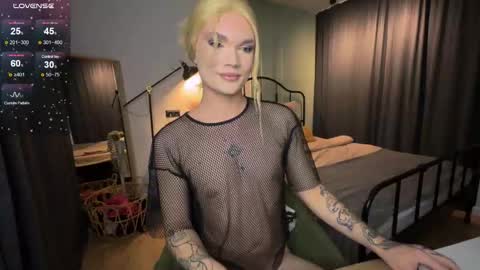 Sandra Muse online show from November 25, 3:00 pm