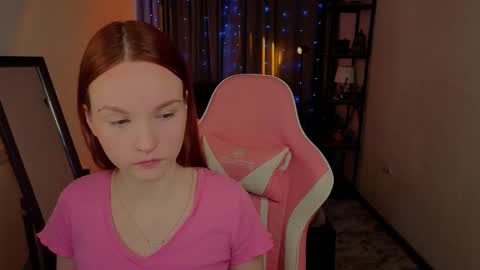 Mia online show from February 3, 9:52 pm